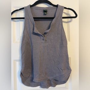 Henley button tank